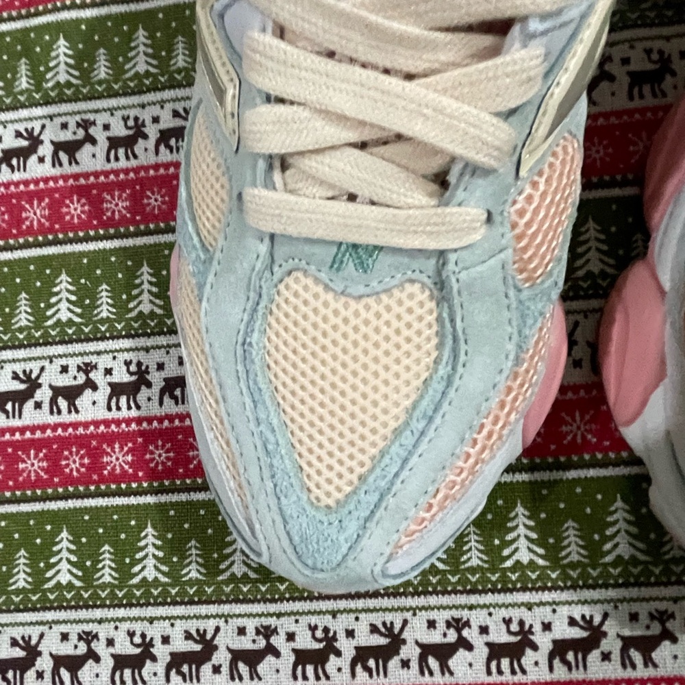 New Balance Women’s Pastel Pink, Cream & Light Blue 9060 Sneakers - Picture 4 of 9